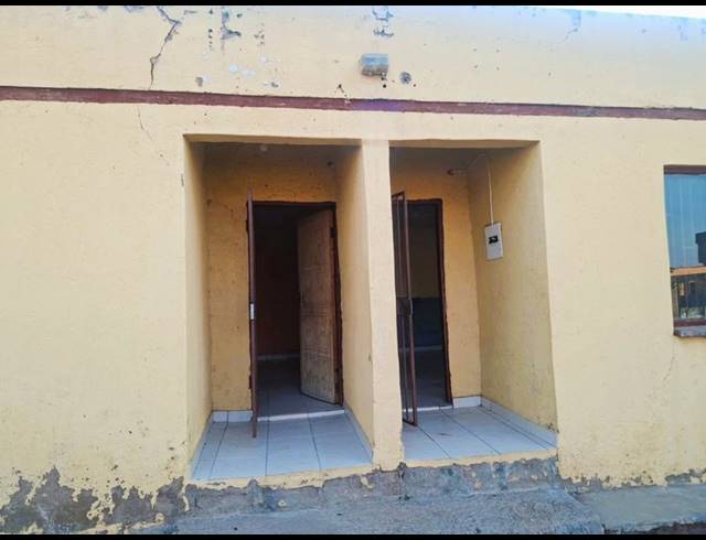 2 BEDROOM HOUSE FOR SALE IN MANKWENG